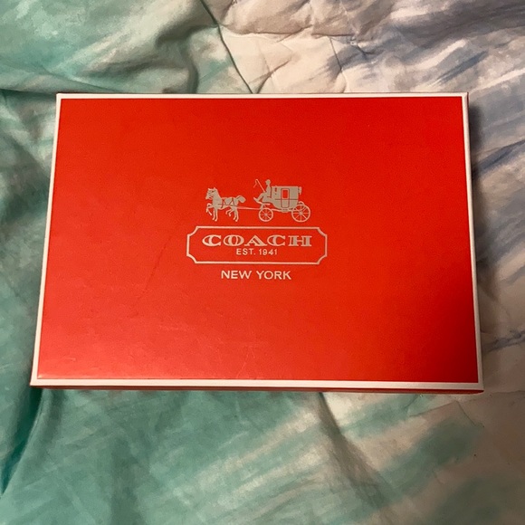 COACH signature print small wristlet. New in box! - Picture 2 of 6